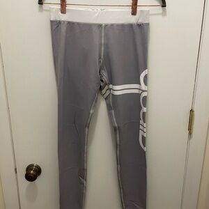 Aimn Gray and White Performance Leggings